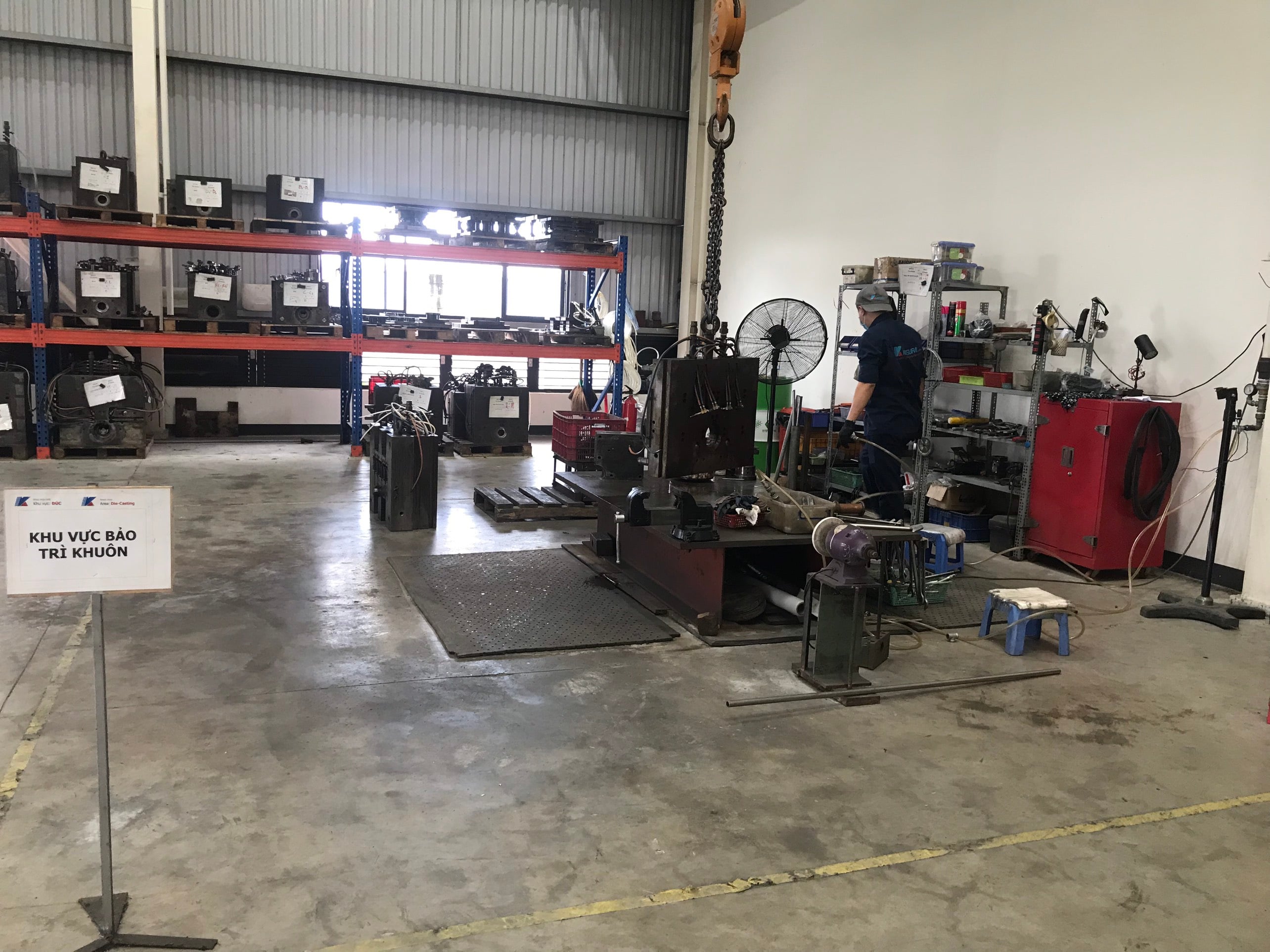 Mold maintenance area